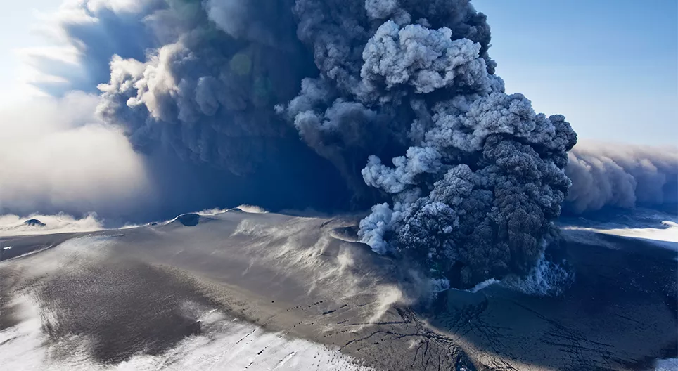Case study of a volcano eruption: Eyjafjallajökull, 2010