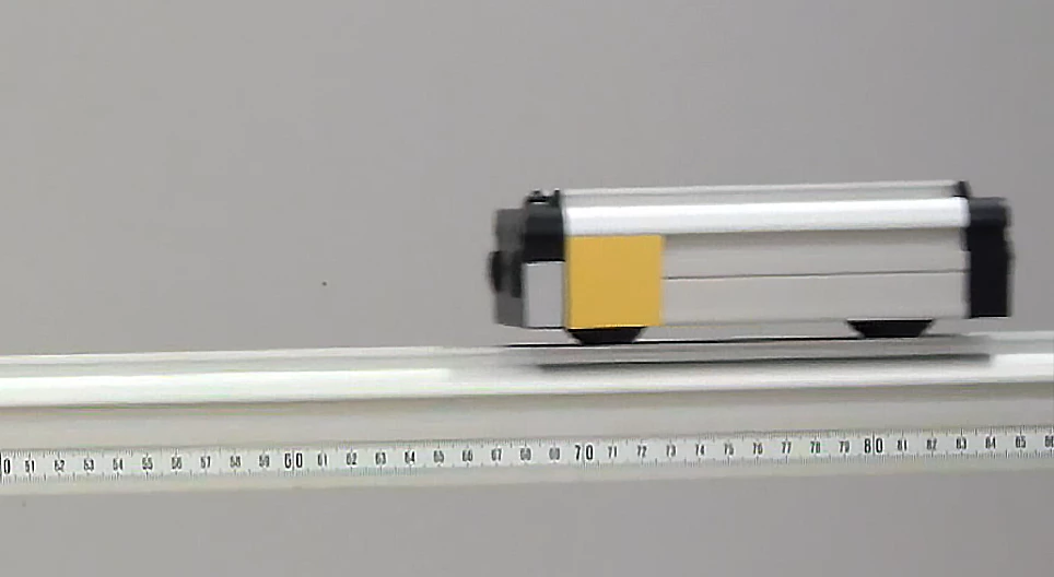 小型車のさまざまな傾斜面での加速