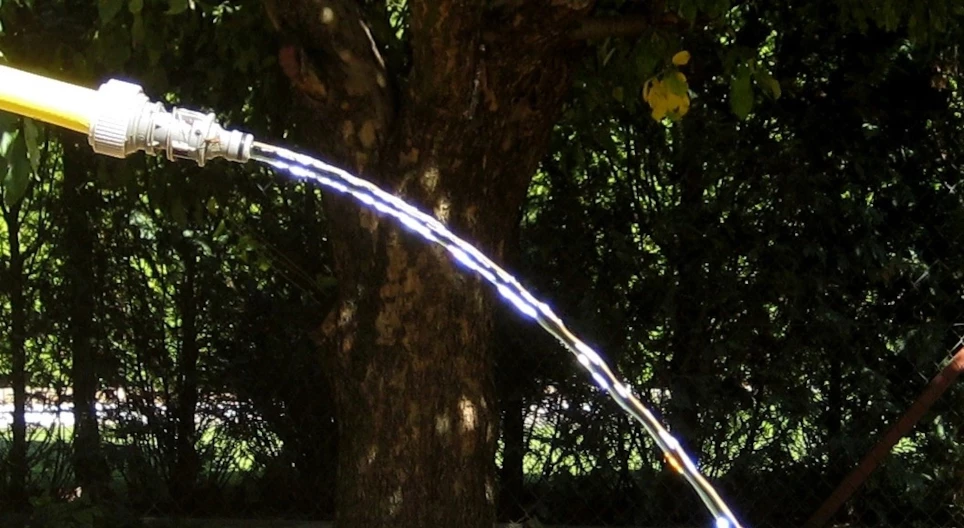 斜め投球の軌道曲線（下方）