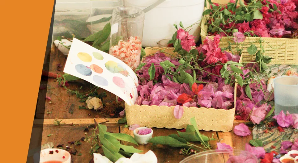 植物で絵を描く