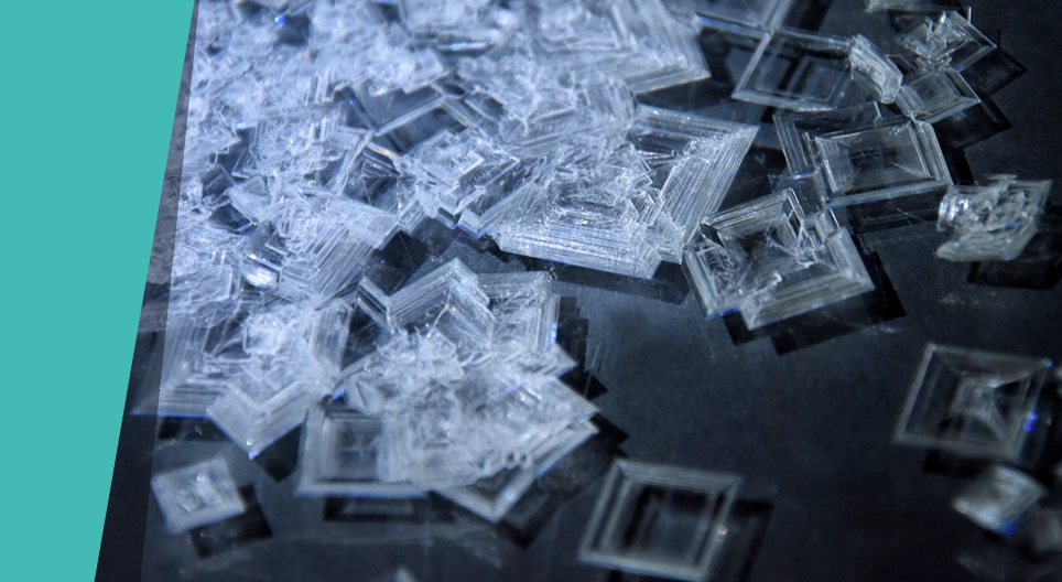 無色から白色まで