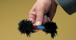 棒狀磁鐵兩極上的鐵屑