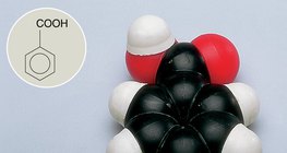 苯甲酸分子的空间填充模型