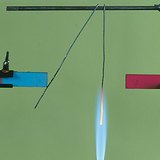 发光的铁不受磁场吸引