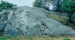 在芬兰的裂隙岩体