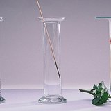 氧气助燃，氮气阻燃，氯漂白剂