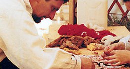 毡合是一种传统工艺，今天一些工匠仍在使用