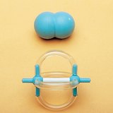 氮分子的空间填充以及球和棒的模型