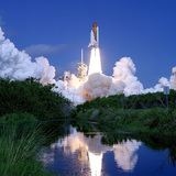 发射亚特兰蒂斯航天飞机