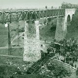 A felrobbantott szerelvény roncsai a biatorbágyi merénylet után