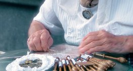 布鲁塞尔花边的制作