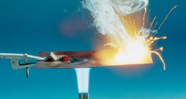 演示红色和白色磷的闪点