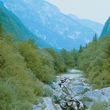 カルスト高原の川の谷