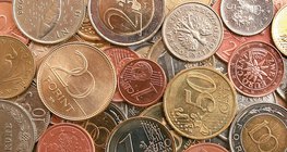 现代硬币是由合金做的