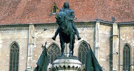 科洛茲堡的馬伽拾國王的雕像