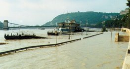 漲水的多瑙河，布達佩斯