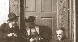 佐爾坦·柯達伊與他的妻子，巴托克在特蘭西瓦尼亞記錄下了傳統的民間曲調（1912年）