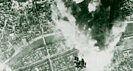 地毯式轰炸（航拍照片）