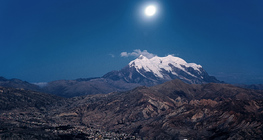 月光下的拉巴斯与安第斯