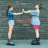 它们在作用力作用在它们上时开始运动