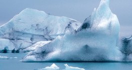 形狀不規則的冰山