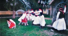 復活節的灑水習俗（匈牙利民間傳統）