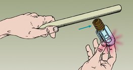 电场能量的降低时灯泡开始闪烁