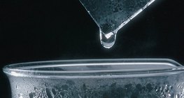 차가운 표면에서는 물이 응결돼요