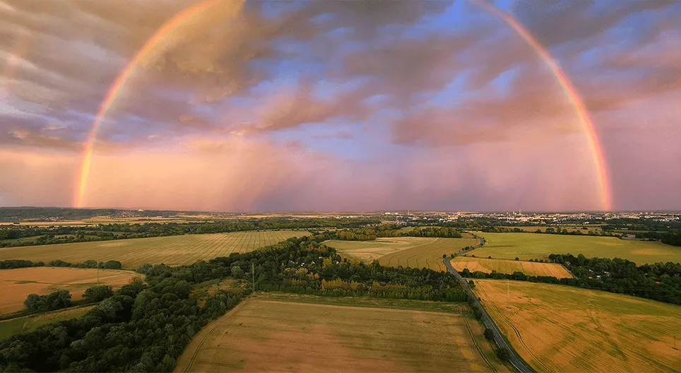 讓我們從彩虹上滑下來吧！