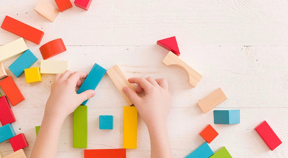 幾何冒險 III。 - 玩平面和立體圖形的遊戲