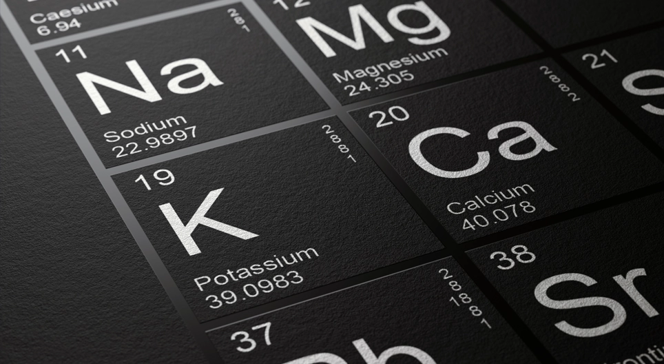 溶解於水的白色粉末